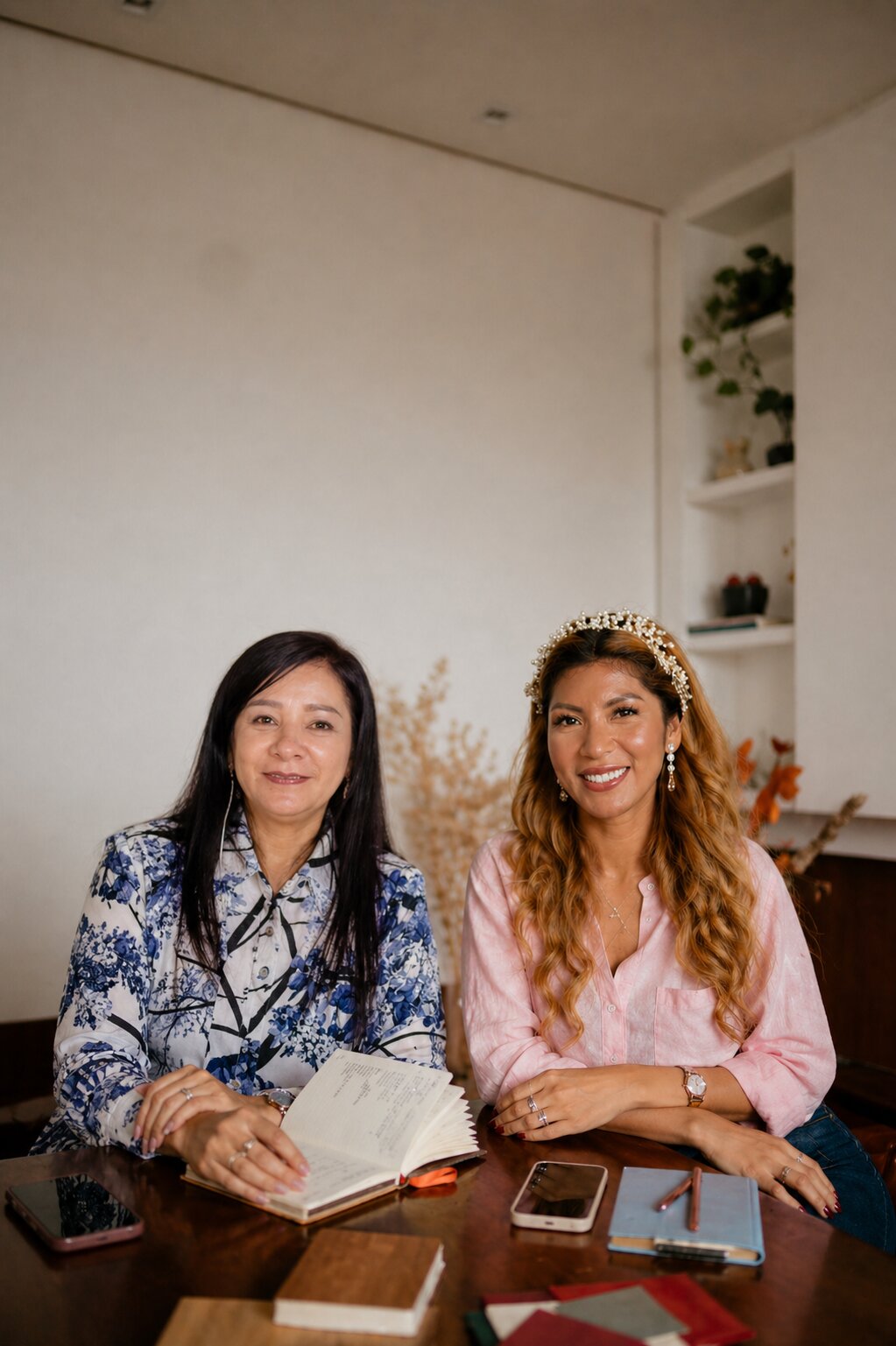 Claudia y Denisse - Fundadoras